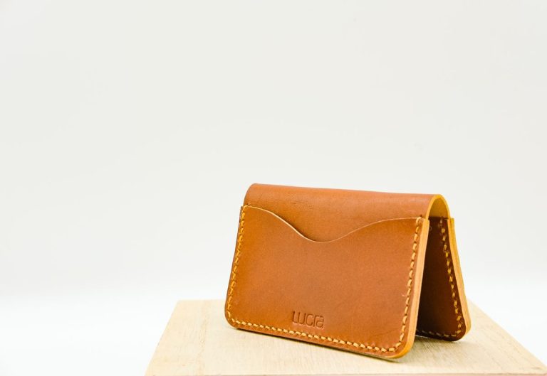 Wallet MOQ Explained: Minimum Order Quantities for Custom Wallets