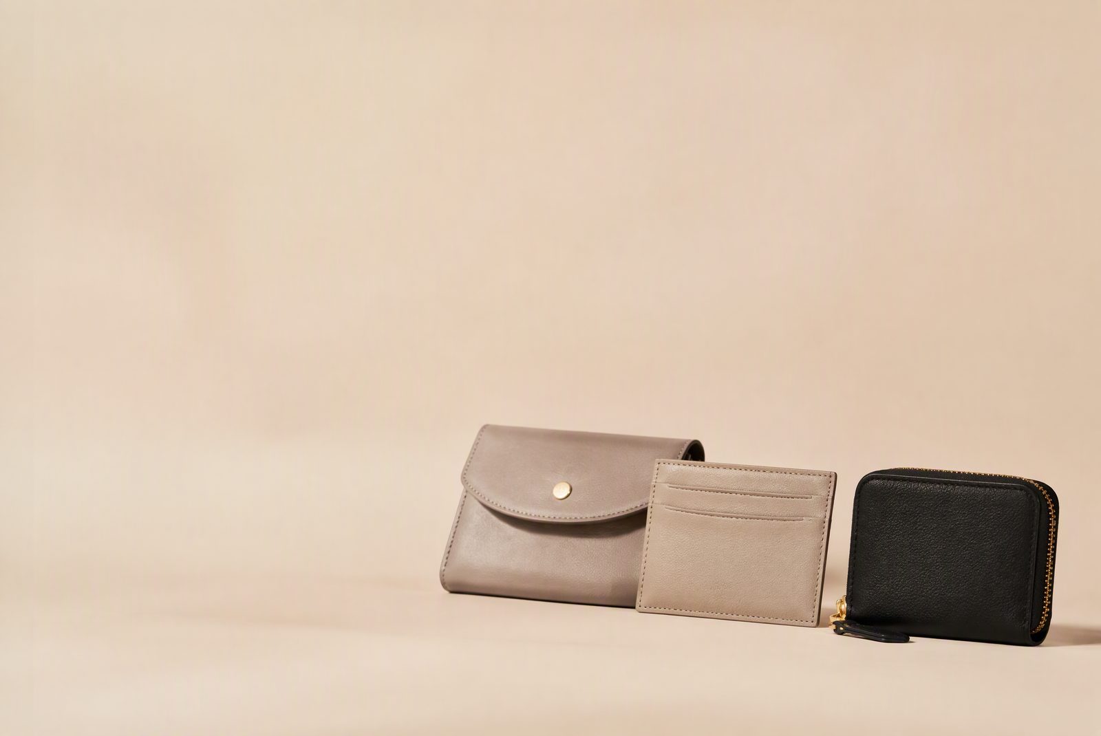 types detail view of the best-minimalist-wallets-for-women-2026 wallet options