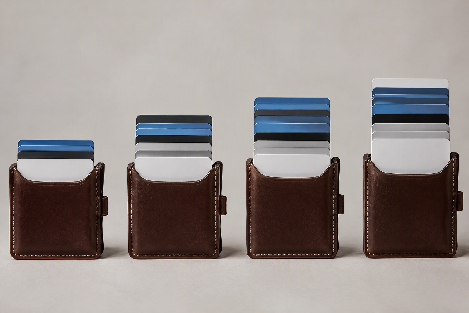 Card holder ergonomics grip test: one-hand card extraction comparison